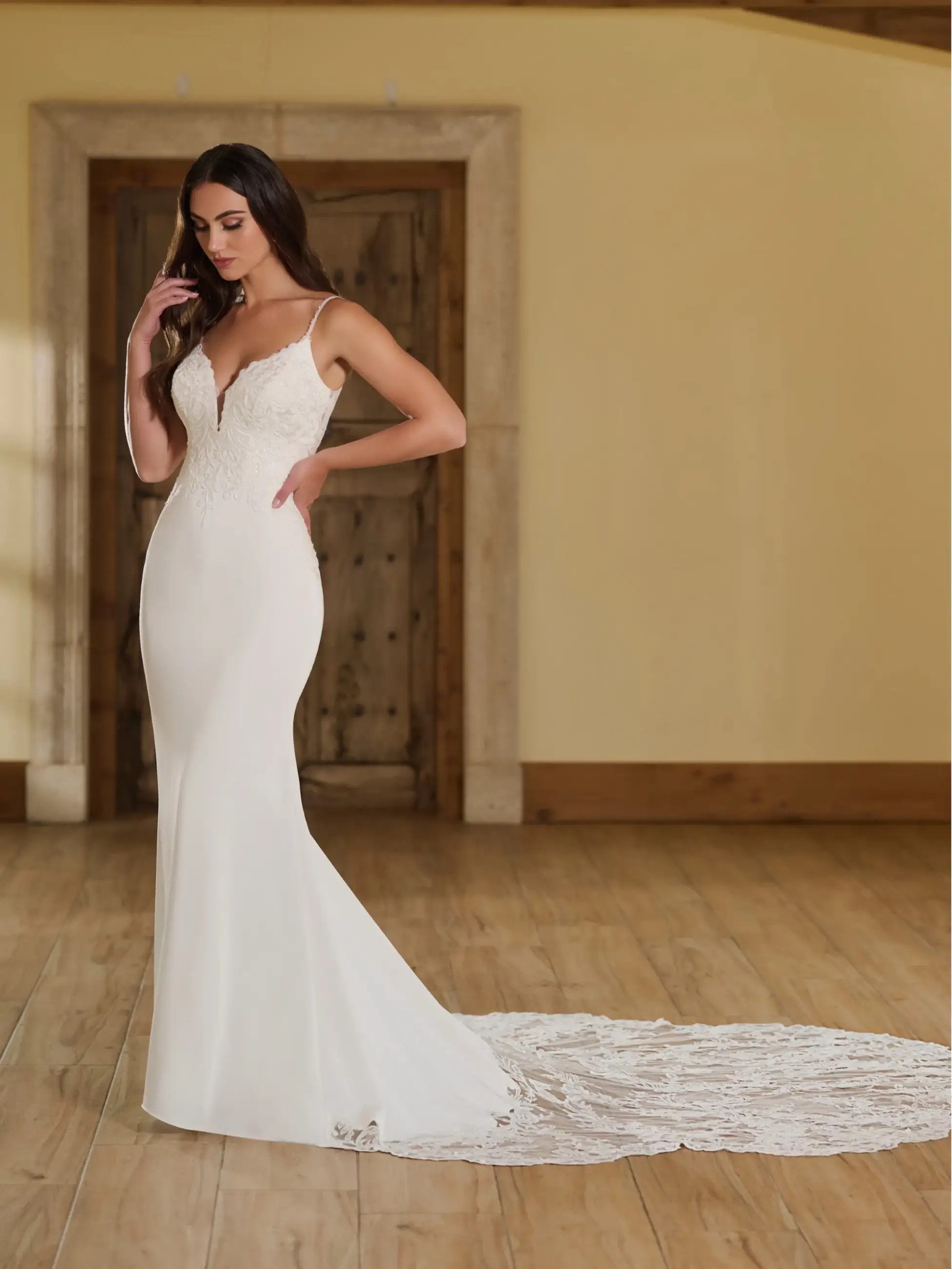 Fall 2024 Is Here With Fashion: See The Latest Bridal Trends! Image