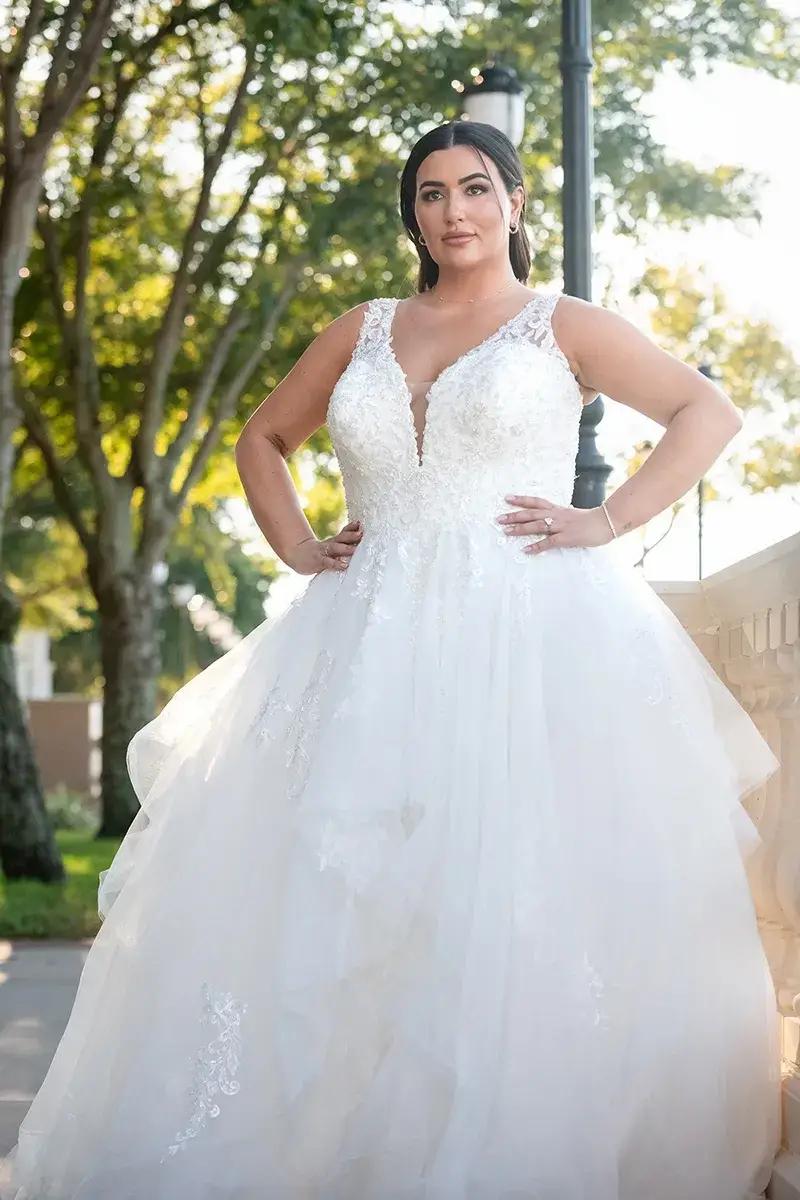 Curves &amp; Charm: Navigating Bridal Fashion for All Body Types Image