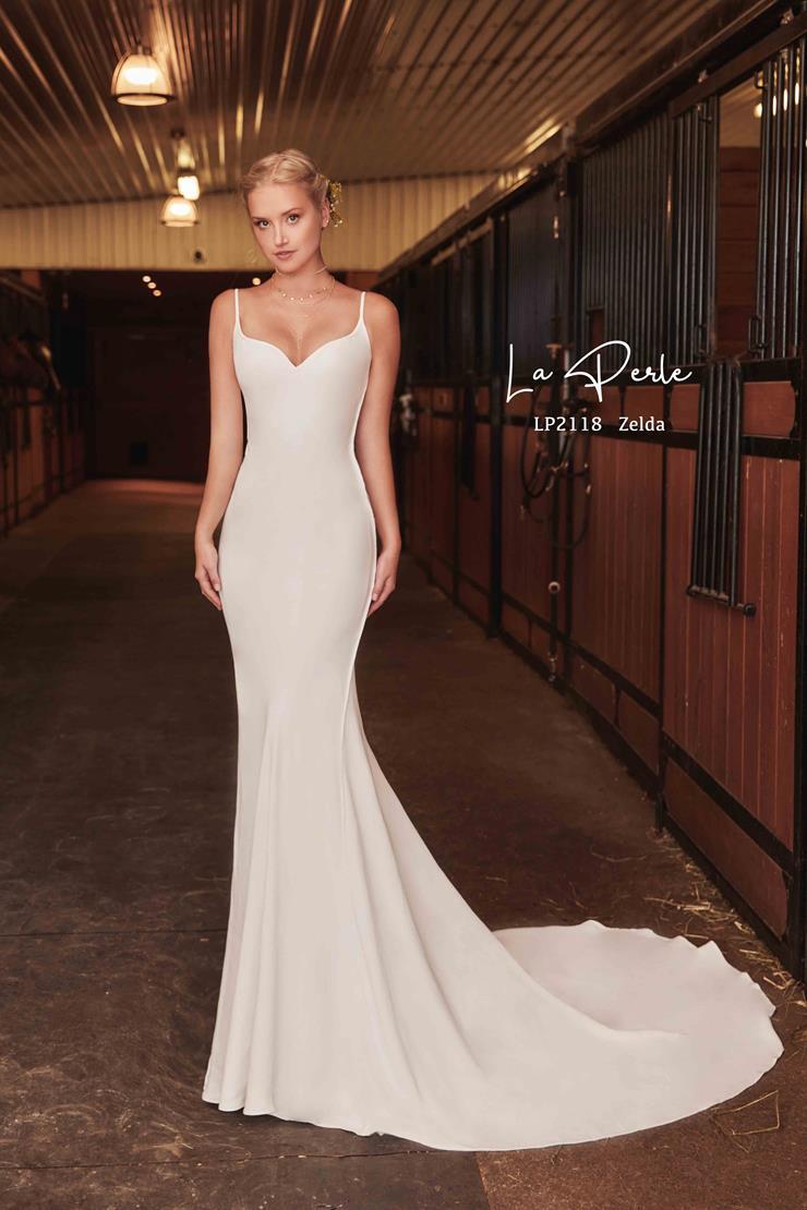 Boho vs. Traditional Wedding Styles Image