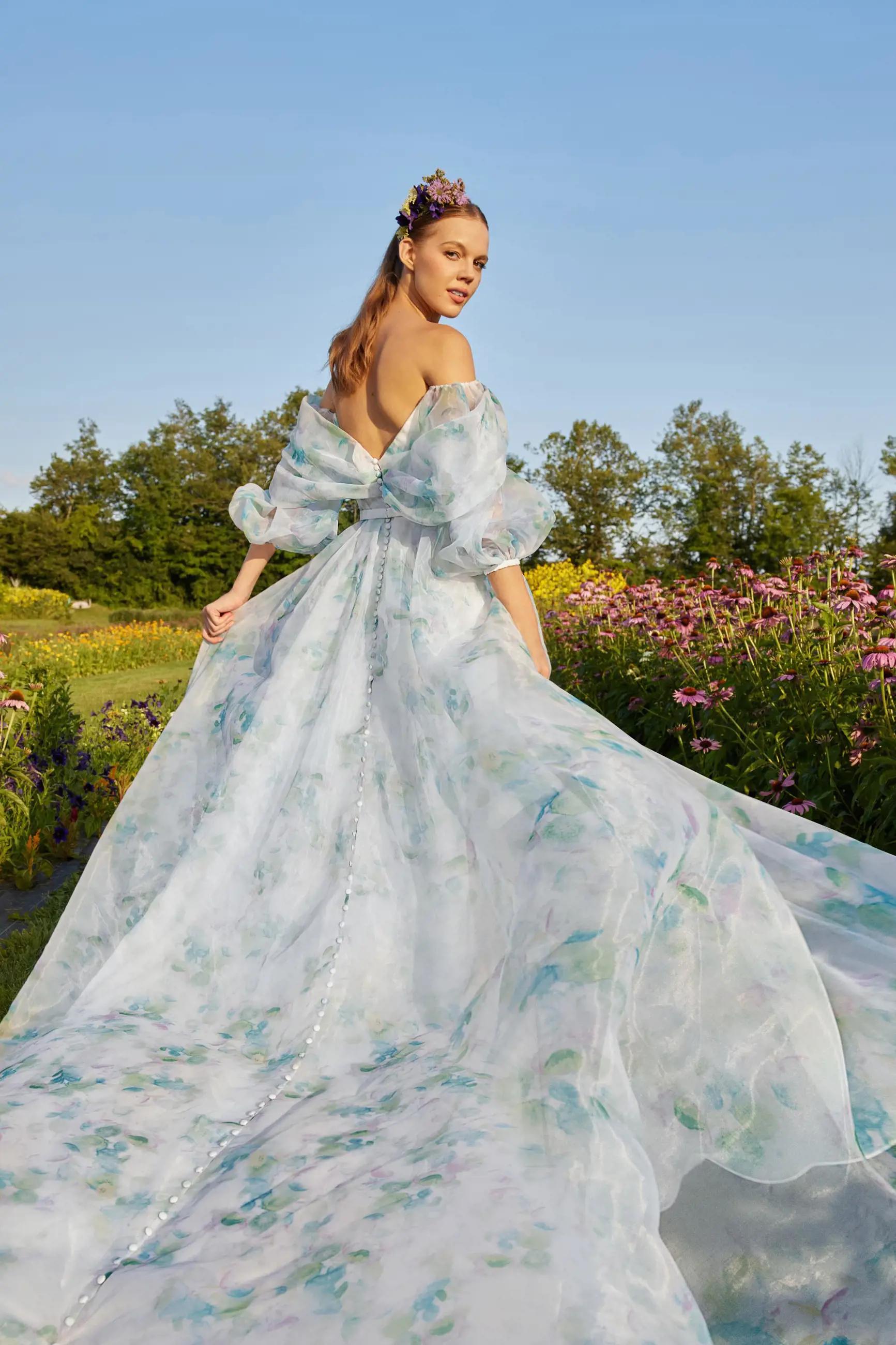 Colorful Wedding Dresses For the Trendsetting Bride Image