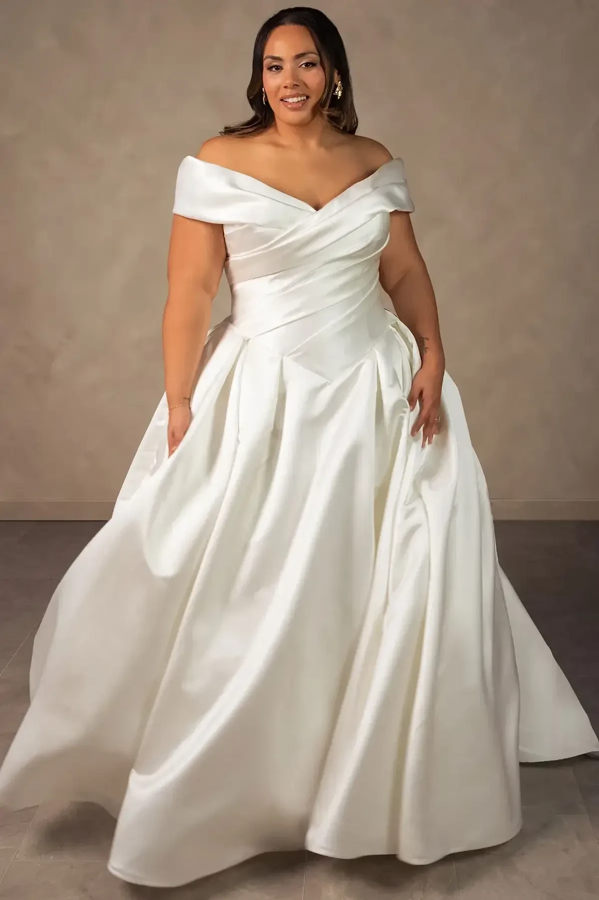 Model wearing plus size Essense Of Australia dress